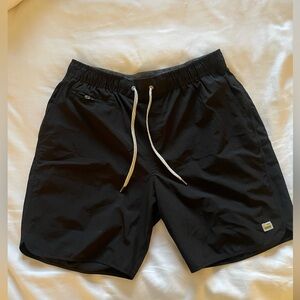 Vuori men’s banks shorts